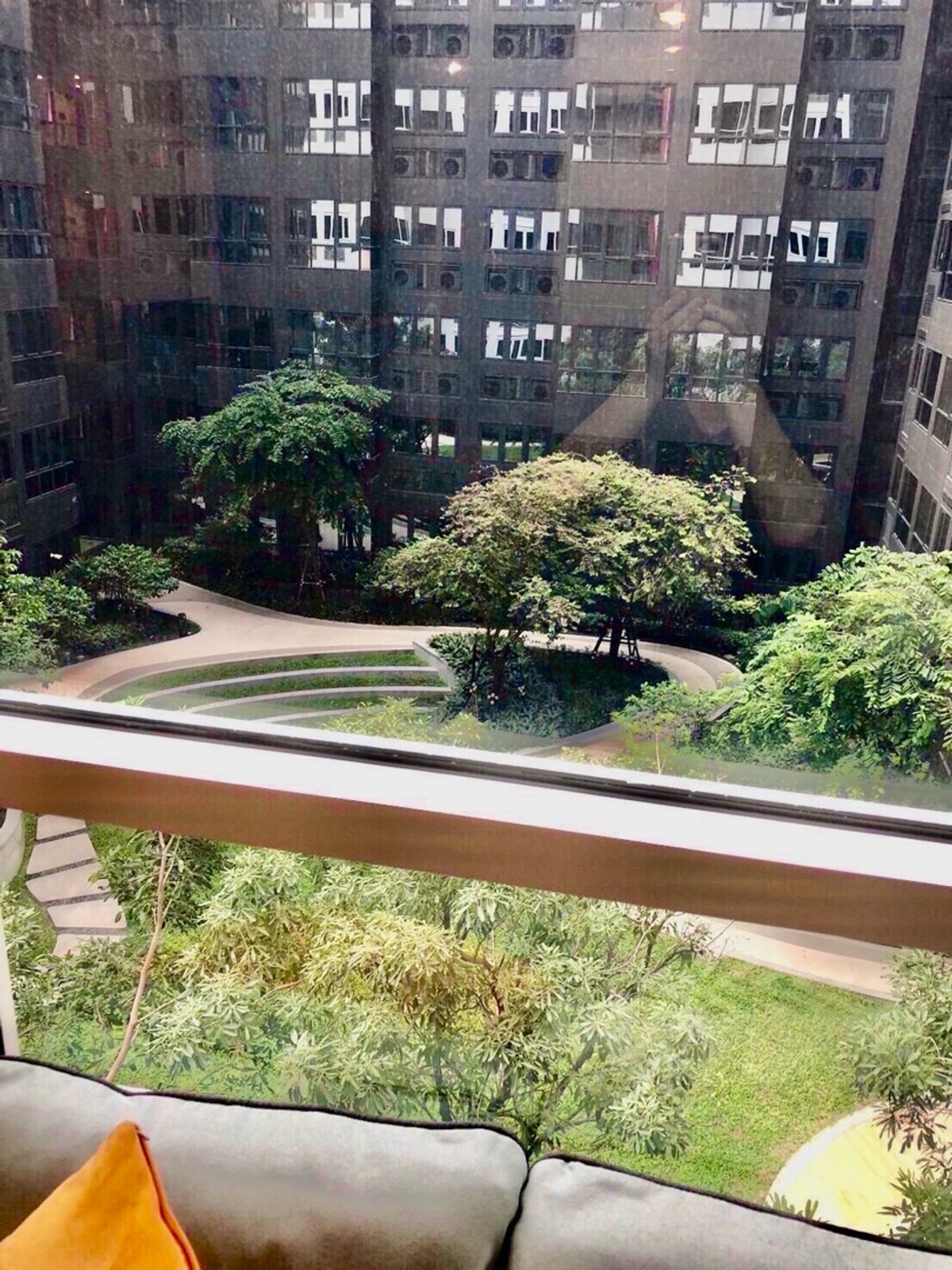 ให้เช่าคอนโดรัชดา ห้วยขวาง : XT Huai Khwang | Condo for Rent – 70 m. to MRT @bhumdevelopmenthttps://page.line.me/bhumdevelopment