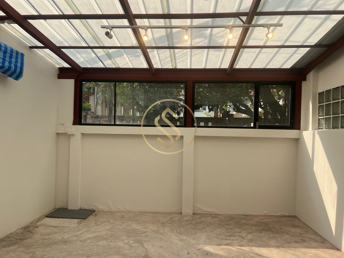 ขายทาวน์โฮมอารีย์ อนุสาวรีย์ : ขายด่วนบ้านทาวน์โฮมสวย 3 ชั้น สภาพดีพร้อมเข้าอยู่ ใจกลางอารีย์ ในซอยอารีย์สัมพันธ์ 1 ใกล้ BTS อารีย์