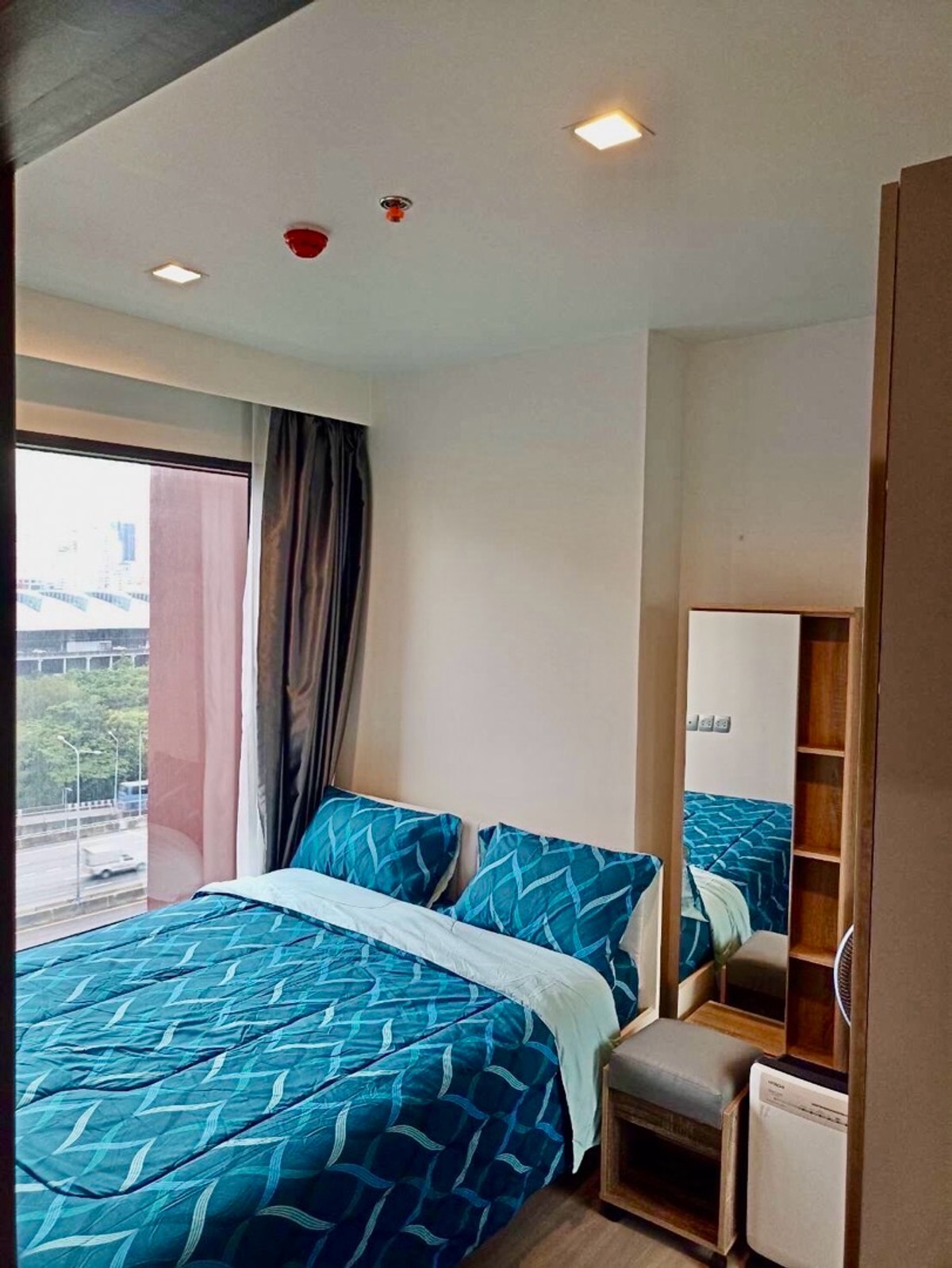 For RentCondoRama9, Petchburi, RCA : Life Asoke Hype, ready to move in, location in the heart of Asoke @bhumdevelopmenthttps://page.line.me/bhumdevelopment