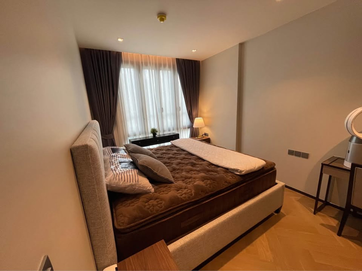 For RentCondoSukhumvit, Asoke, Thonglor : Condo The Reserve Sukhumvit 61, convenient travel, near BTS, there is a shuttle, beautiful room, fully furnished, ready to move in!!