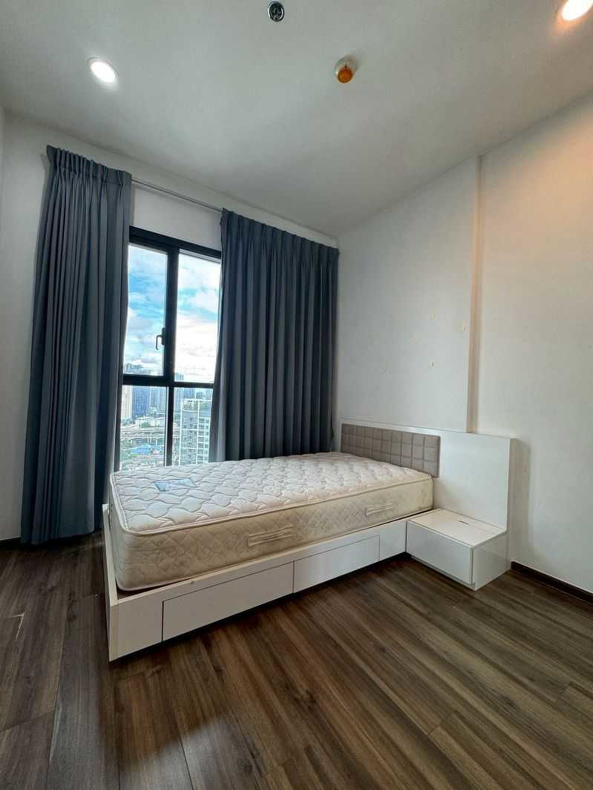 For RentCondoOnnut, Udomsuk : Condo Wyne by sansiri, convenient travel, near BTS, there is a shuttle, beautiful room, fully furnished. Ready to move in immediately!!