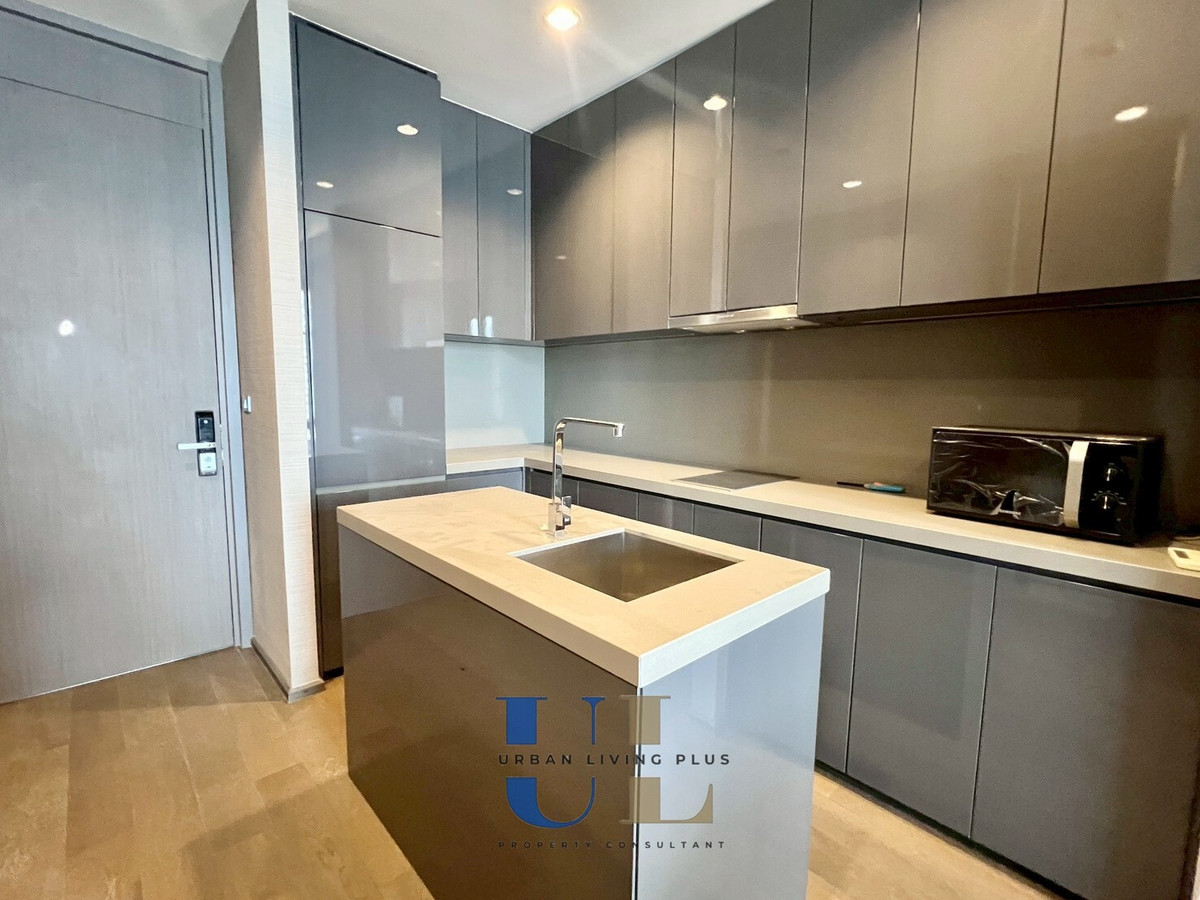 For RentCondoSathorn, Narathiwat : ( UL2507023 ) Tel/Line 096-2479369 , FOR RENT/SELL  The Diplomat Sathorn , 3 bedrooms, 2 bathrooms, Size 86 Sq.M. furnished, Never rented, Special Deal!!