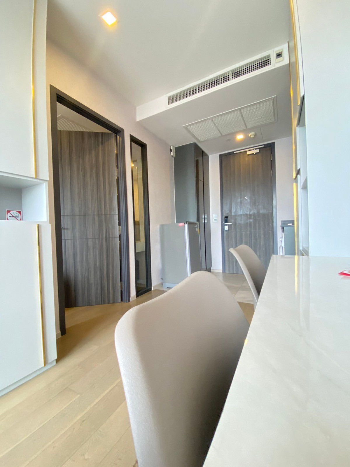 ให้เช่าคอนโดสุขุมวิท อโศก ทองหล่อ : ให้เช่า Ashton Asoke - 1 ห้องนอน ชั้นสูง แต่งครบพร้อมอยู่