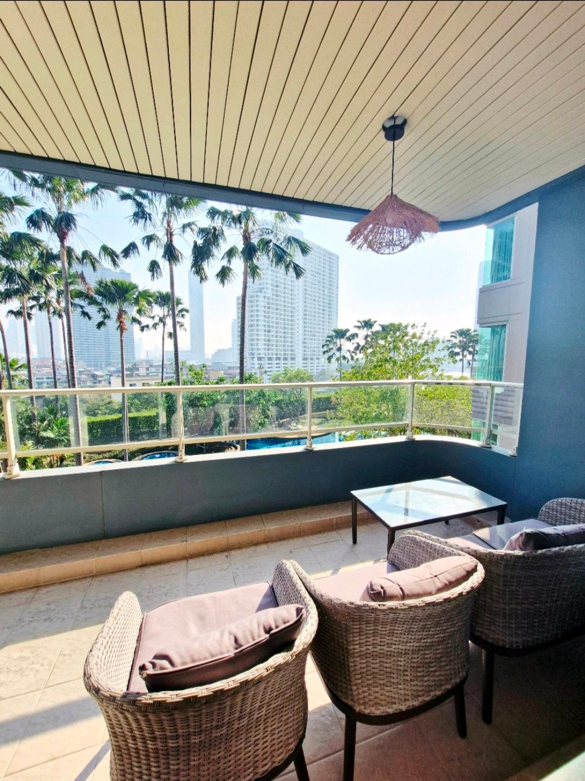 For SaleCondoWongwianyai, Charoennakor : Urgent sale! 📍Watermark Chaophraya River 3BR 145 sq m. Cheapest price in the project 13.5 million baht.🔥 Pets allowed🐶🐱 Near ICONSIAM.