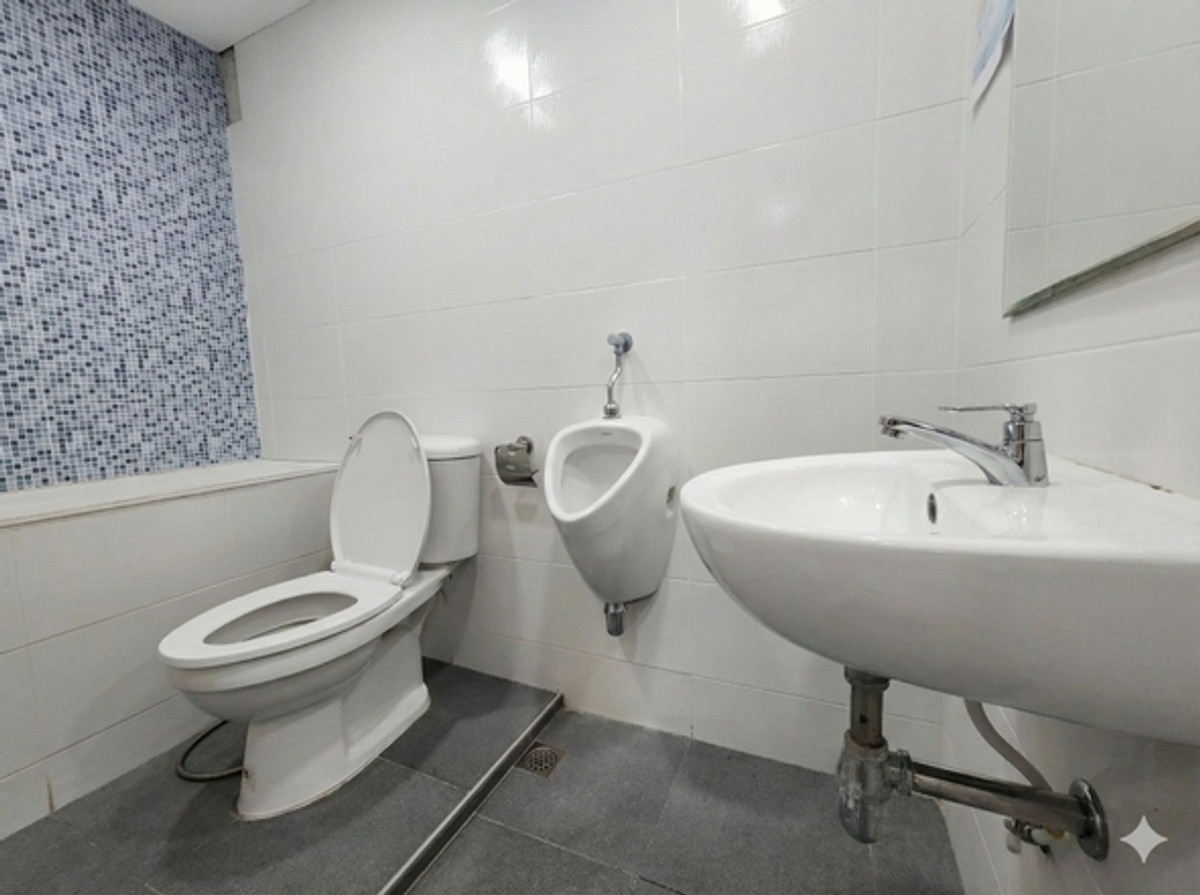 ขายสำนักงานสีลม ศาลาแดง บางรัก : ขายด่วน พื้นที่สำนักงาน ห้องมุม ITF Tower Silom ขนาด 147 ตรม. ใกล้ BTS ช่องนนทรี เพียง 200 เมตร เท่านั้น