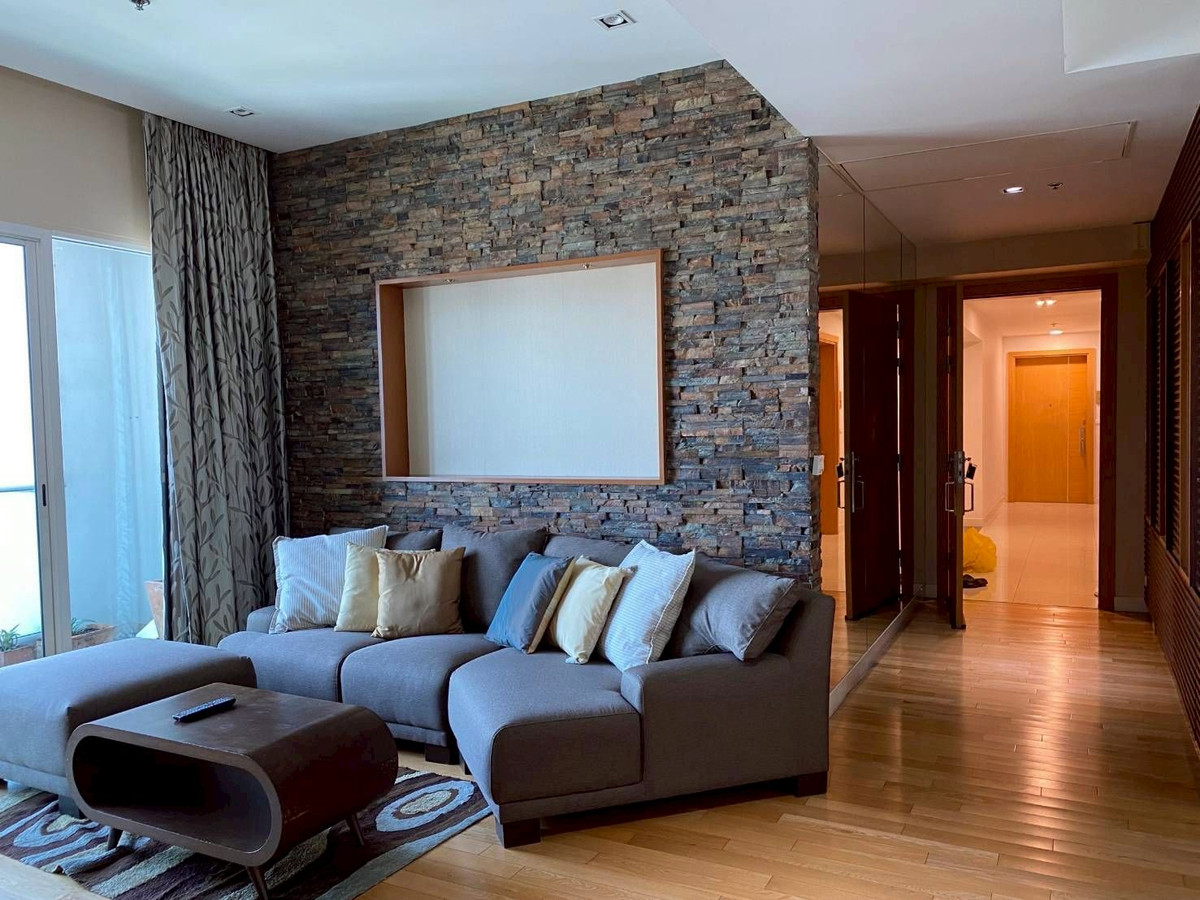 For RentCondoSukhumvit, Asoke, Thonglor : 2+1-Bedroom Condo for Rent at Millennium Residence Sukhumvit