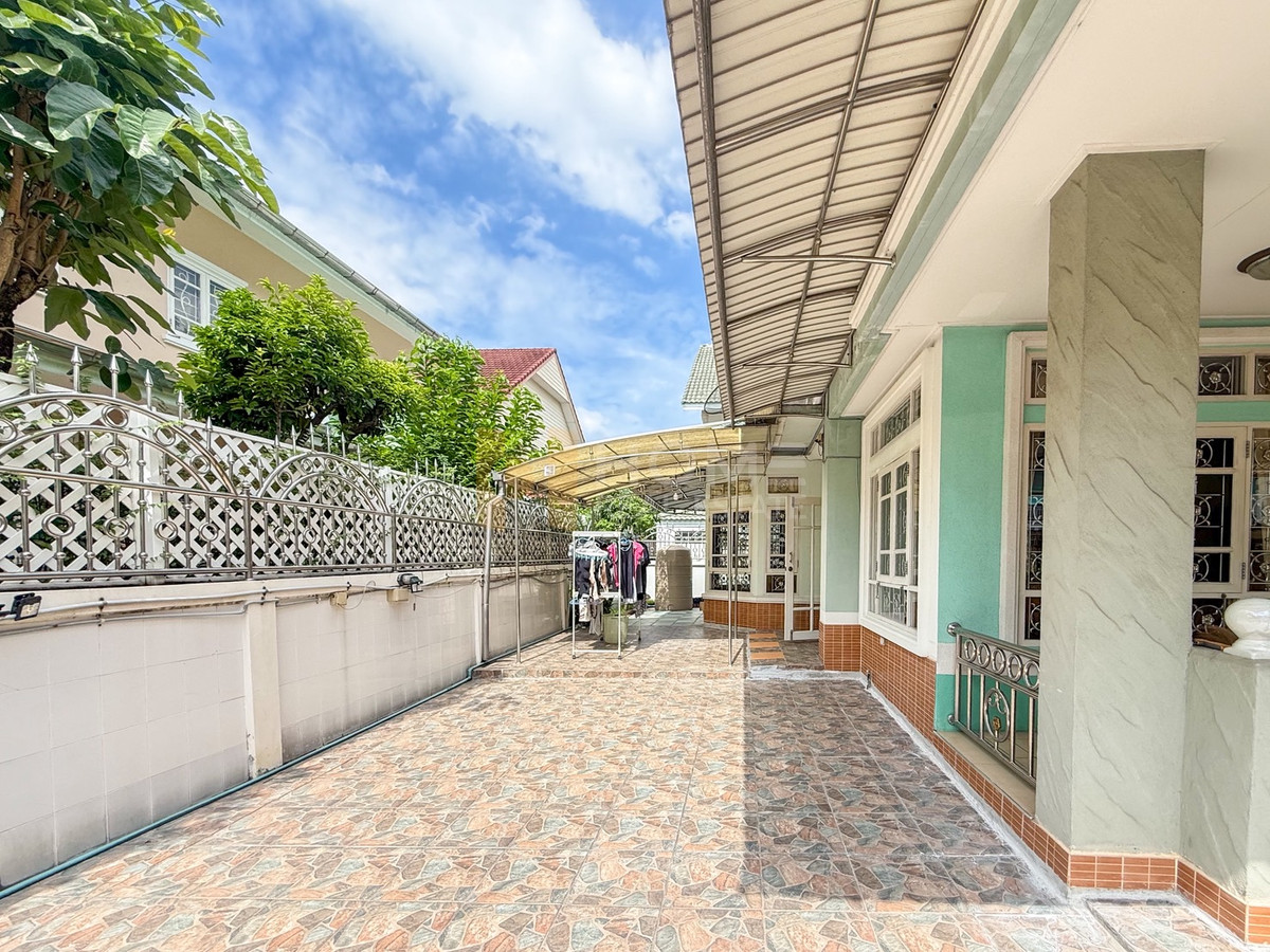 ขายบ้านมีนบุรี-ร่มเกล้า : พาร์คเวย์ ชาเล่ต์ รามคำแหง / 3 ห้องนอน (ขาย), Parkway Chalet / 3 Bedrooms (FOR SALE) AA587