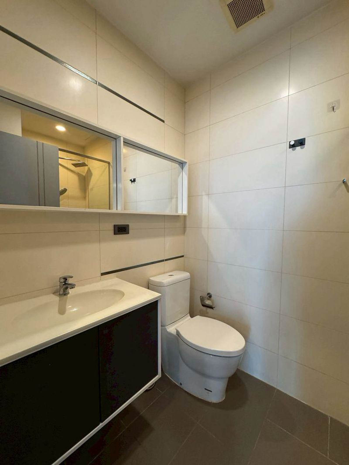 For RentCondoOnnut, Udomsuk : Condo Wyne by sansiri, convenient travel, near BTS, there is a shuttle, beautiful room, fully furnished. Ready to move in immediately!!