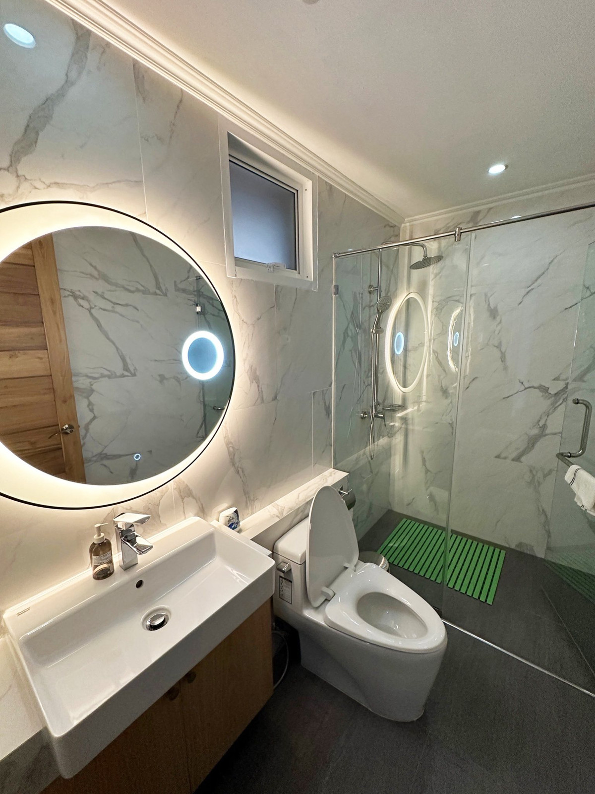 ขายคอนโดวงเวียนใหญ่ เจริญนคร : คอนโด 4 ห้องนอน วิวแม่น่ำ ที่ Watermark Chaophraya River , Contact 062-496-6454