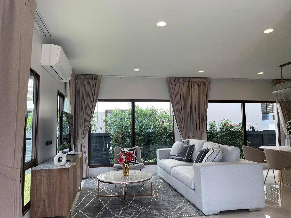 ให้เช่าบ้านพัฒนาการ ศรีนครินทร์ : ให้เช่า บุราสิริ กรุงเทพกรีฑา Fully furnished 4 ห้องนอน ใกล้ brighton school 