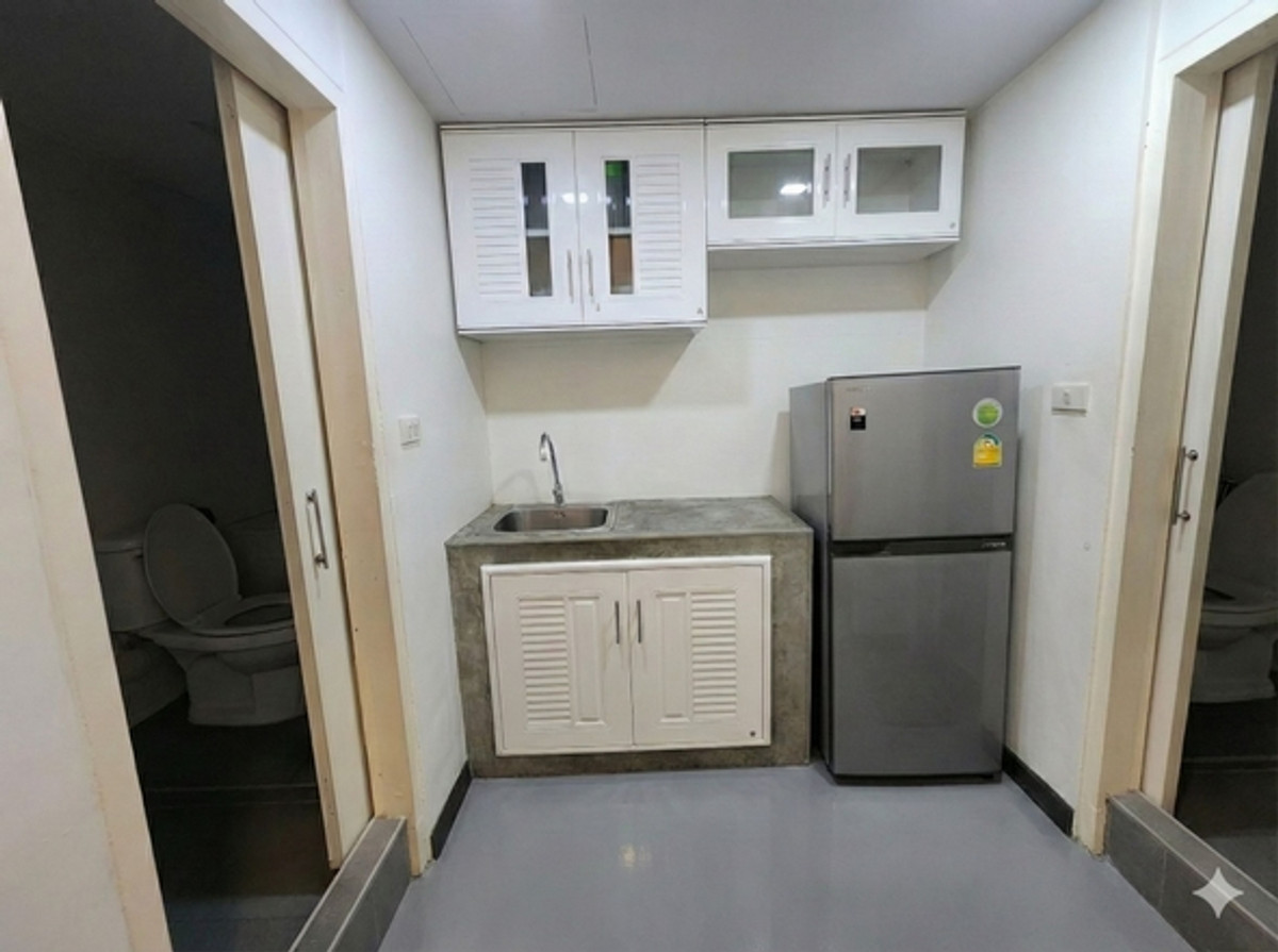 ขายสำนักงานสีลม ศาลาแดง บางรัก : ขายด่วน พื้นที่สำนักงาน ห้องมุม ITF Tower Silom ขนาด 147 ตรม. ใกล้ BTS ช่องนนทรี เพียง 200 เมตร เท่านั้น