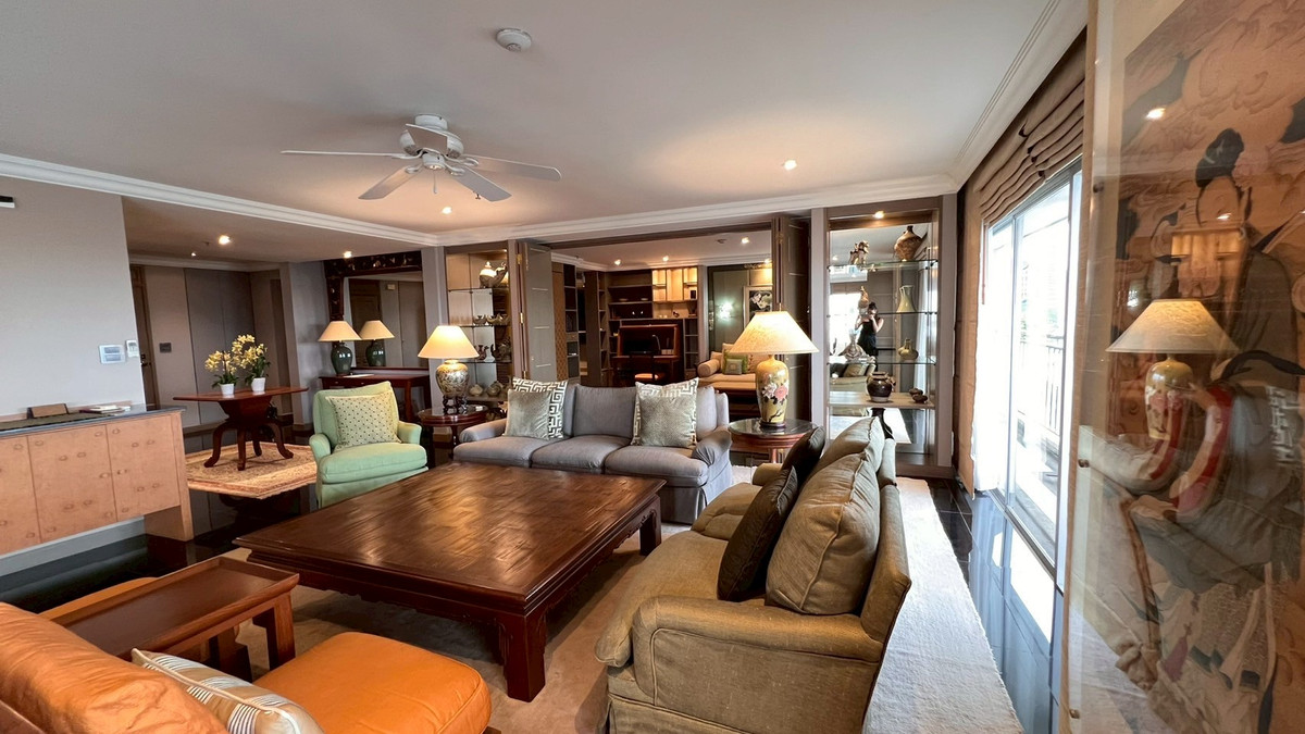 ให้เช่าคอนโดสาทร นราธิวาส : คอนโดห้องใหญ่ 2 ห้องนอน ที่ Sathorn Park Place , Contact 062-496-6454