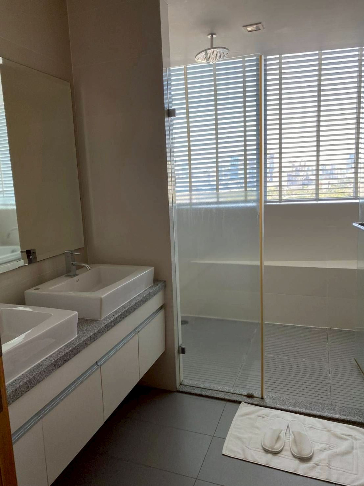 For RentCondoSukhumvit, Asoke, Thonglor : 2+1-Bedroom Condo for Rent at Millennium Residence Sukhumvit