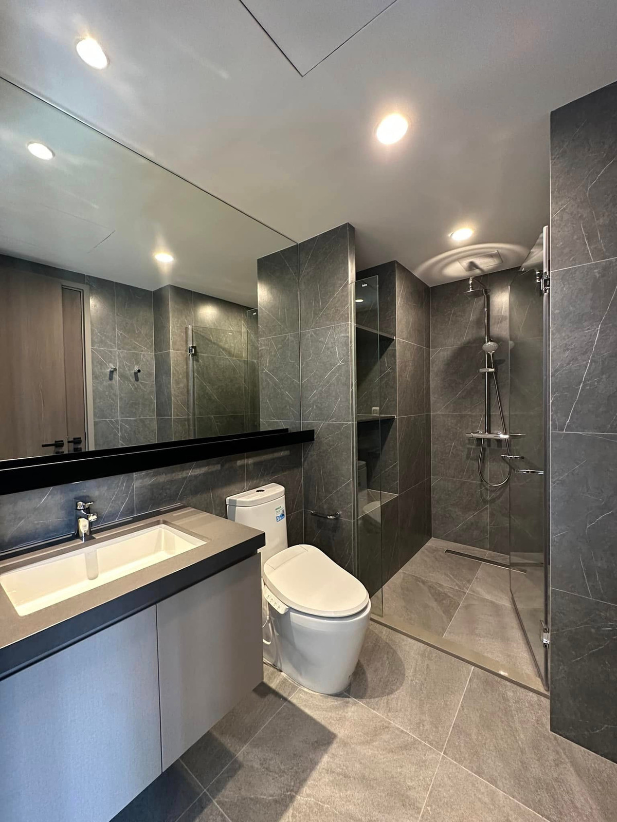 For RentCondoRatchathewi,Phayathai : For Rent 🔥 THE EXTRO Phayathai - Rangnam 🔥 Ready to move in. Near BTS Victory Monument & ARL Phayathai.