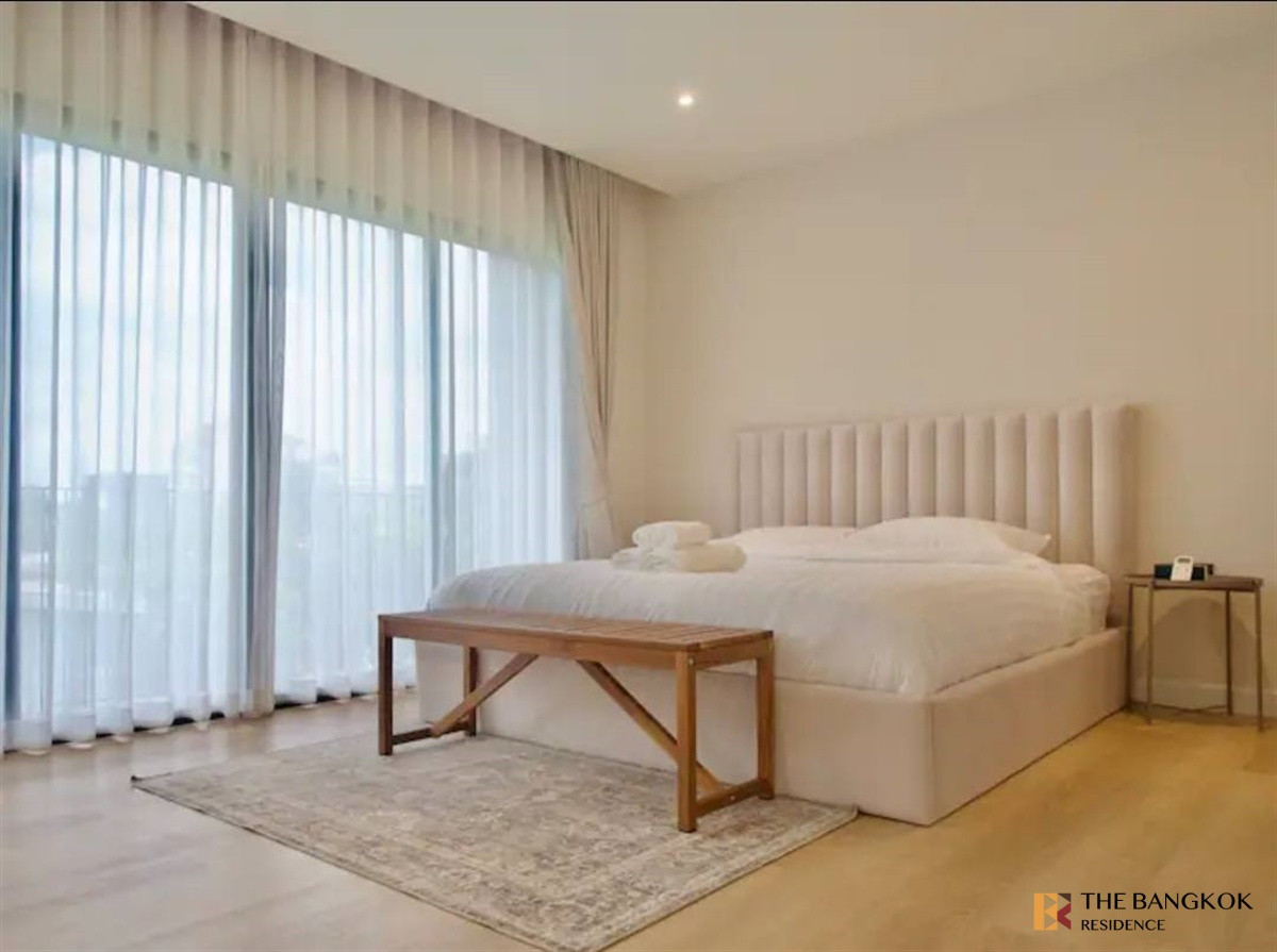 For RentHouseSukhumvit, Asoke, Thonglor :  Beautifully Furnished House 🏡 House Area Ekamai, Move-in ready modern design 💖with complete functionality 