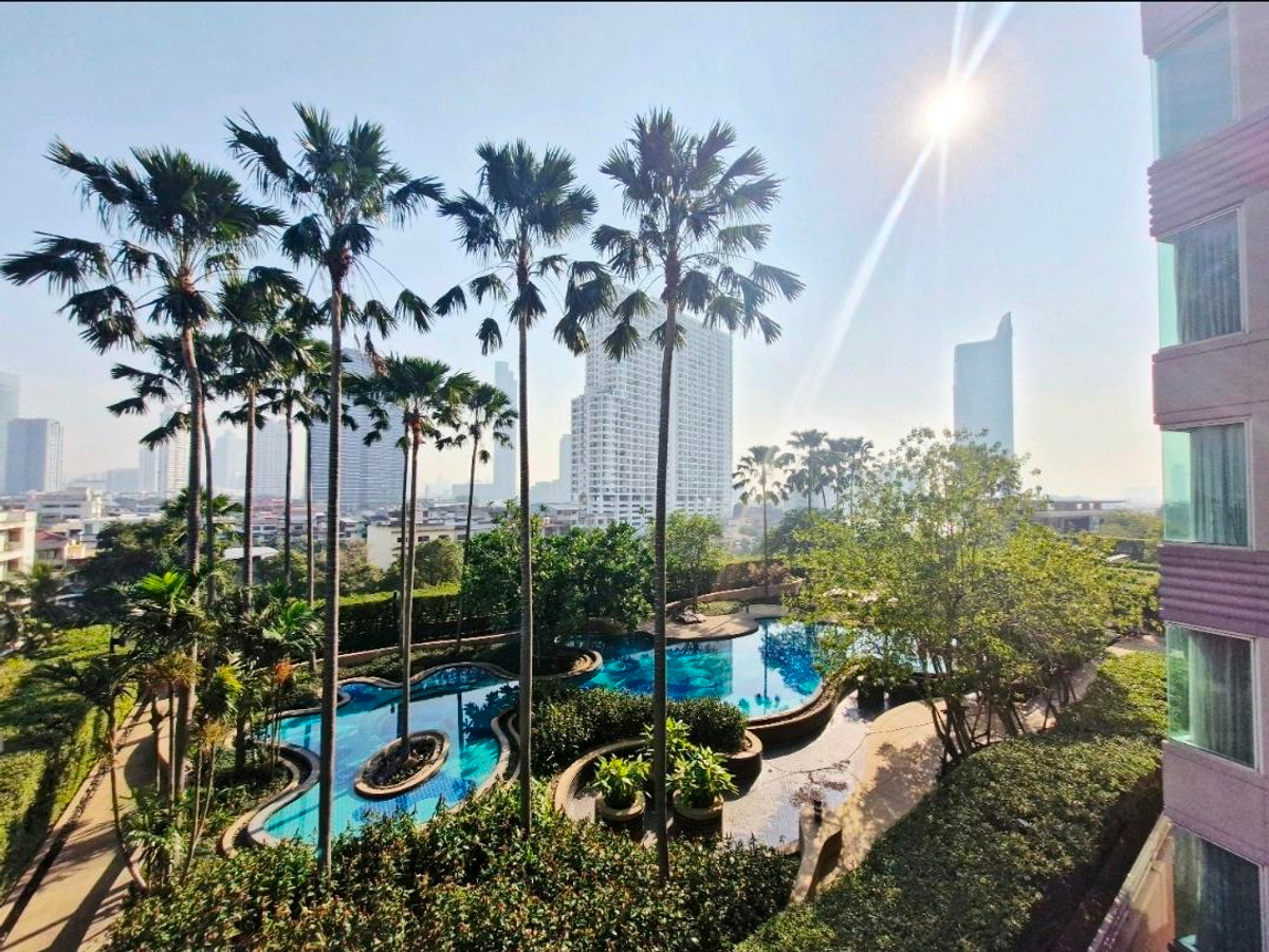 For SaleCondoWongwianyai, Charoennakor : Urgent sale! 📍Watermark Chaophraya River 3BR 145 sq m. Cheapest price in the project 13.5 million baht.🔥 Pets allowed🐶🐱 Near ICONSIAM.