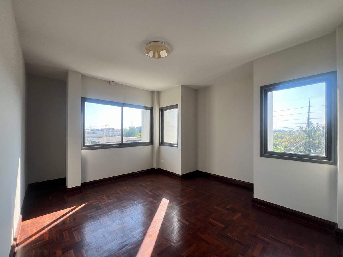 For RentHouseMin Buri, Romklao : Romrudee Romklao 25/5 / 6 Bedrooms (FOR RENT) BZD110