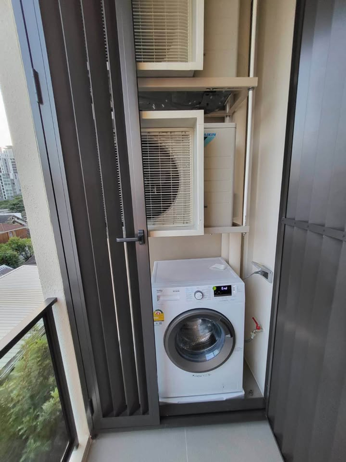 For RentCondoSukhumvit, Asoke, Thonglor : Condo The Reserve Sukhumvit 61, convenient travel, near BTS, there is a shuttle, beautiful room, fully furnished, ready to move in!!