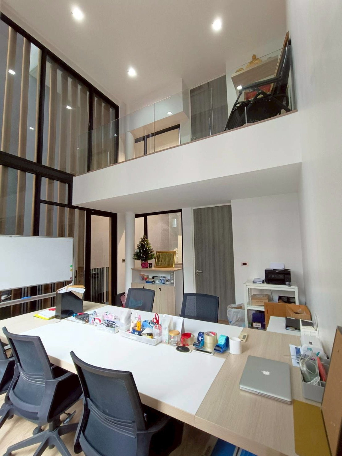 ขายทาวน์โฮมพระราม 9 เพชรบุรีตัดใหม่ RCA : 🏢 ขายทาวน์โฮม / โฮมออฟฟิศ พระราม 9 Signature Urban L (ซิกเนเจอร์ เออร์เบิน แอล) 📍 พระราม 9 ซอย 55 | ใกล้เอกมัย – ทองหล่อ  ✨ Rare Item โฮมออฟฟิศคุณภาพ โครงการขนาดเล็ก เพียง 5 ยูนิตทั้งโครงการ เหมาะทั้งอยู่อาศัยจริง ทำออฟฟิศ สตูดิโอ  087-808-3690(ฟีฟ่า)