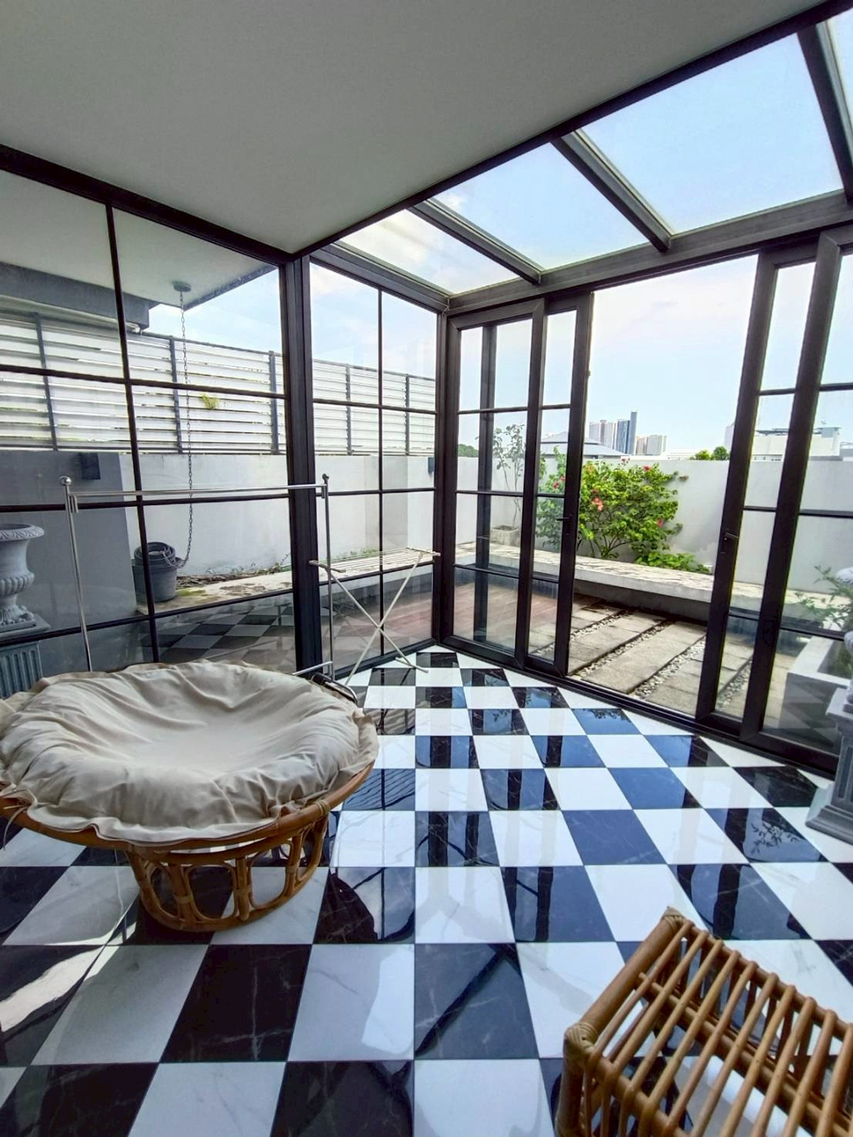 ขายทาวน์โฮมพระราม 9 เพชรบุรีตัดใหม่ RCA : 🏢 ขายทาวน์โฮม / โฮมออฟฟิศ พระราม 9 Signature Urban L (ซิกเนเจอร์ เออร์เบิน แอล) 📍 พระราม 9 ซอย 55 | ใกล้เอกมัย – ทองหล่อ  ✨ Rare Item โฮมออฟฟิศคุณภาพ โครงการขนาดเล็ก เพียง 5 ยูนิตทั้งโครงการ เหมาะทั้งอยู่อาศัยจริง ทำออฟฟิศ สตูดิโอ  087-808-3690(ฟีฟ่า)