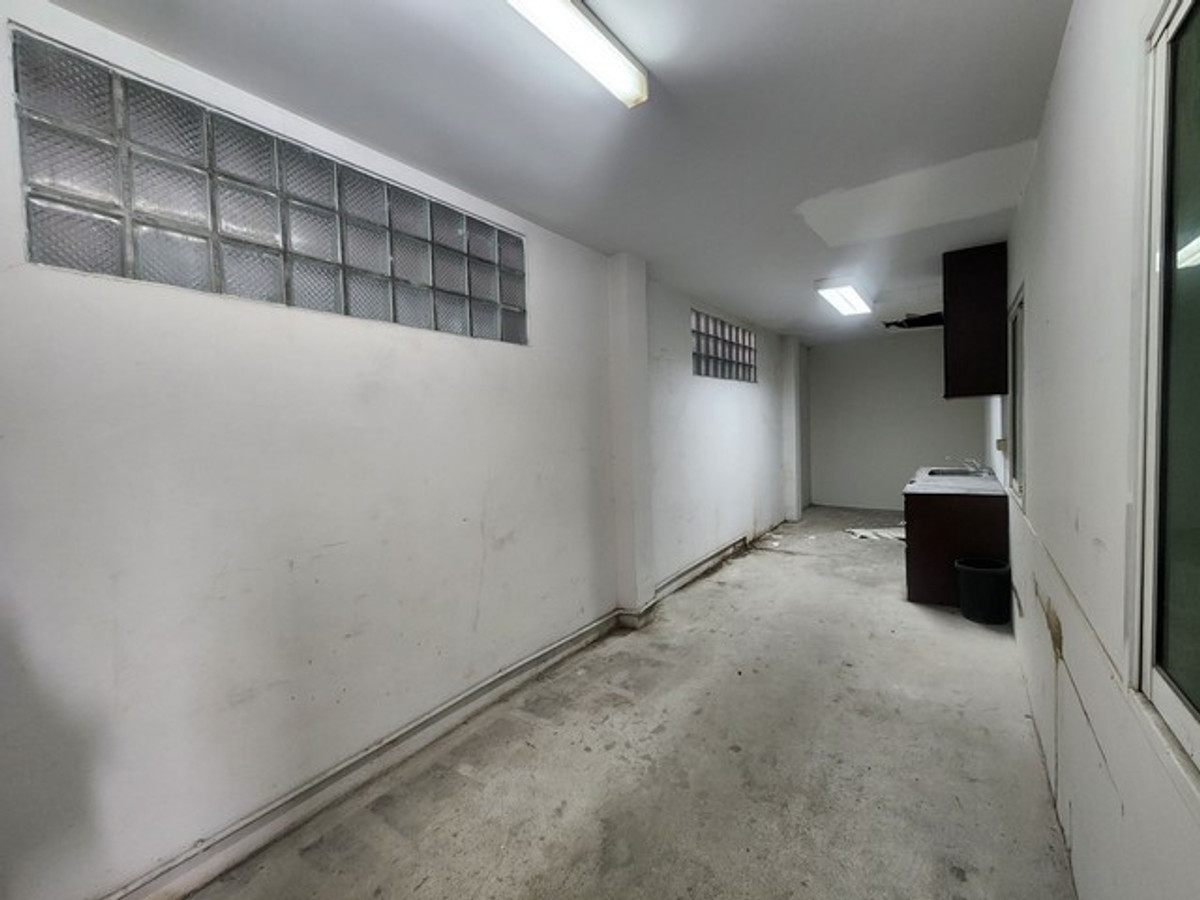 ขายทาวน์โฮมท่าพระ ตลาดพลู วุฒากาศ : ขายทาวน์โฮม ตึกเดี่ยว 3 ชั้น โครงการ ฟูลเฮาส์ บางแวก 94 ถนนกว้าง เหมาะทำโฮมออฟฟิต ใกล้แหล่งชุมชน