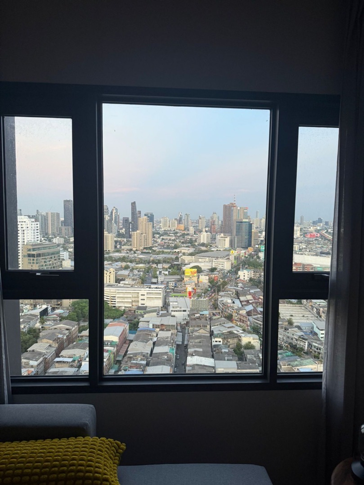 ให้เช่าคอนโดคลองเตย กล้วยน้ำไท : Life Rama 4 (ไลฟ์ พระราม 4)