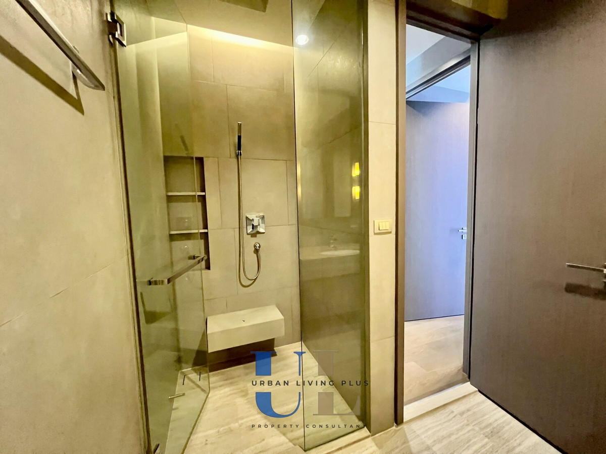 For RentCondoSathorn, Narathiwat : ( UL2507023 ) Tel/Line 096-2479369 , FOR RENT/SELL  The Diplomat Sathorn , 3 bedrooms, 2 bathrooms, Size 86 Sq.M. furnished, Never rented, Special Deal!!