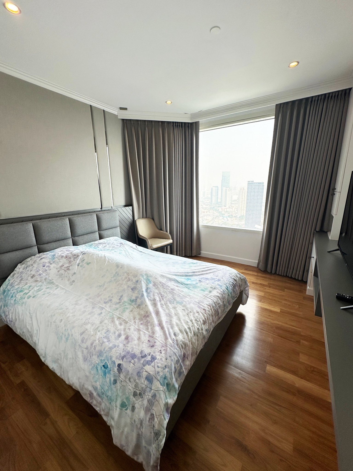 ขายคอนโดวงเวียนใหญ่ เจริญนคร : คอนโด 4 ห้องนอน วิวแม่น่ำ ที่ Watermark Chaophraya River , Contact 062-496-6454