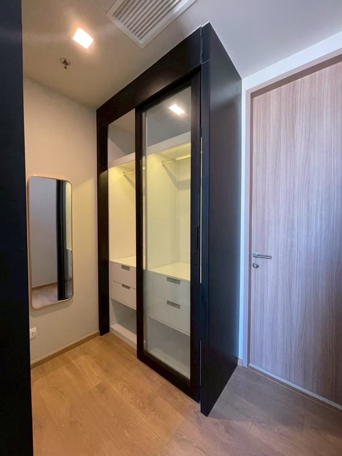 ให้เช่าคอนโดสุขุมวิท อโศก ทองหล่อ : 🔥ให้เช่าด่วน🔥Noble Around Sukhumvit 33 ห้องสวย ตกแต่งครบครัน ทั้งเฟอร์นิเจอร์ และ เครื่องใช้ไฟฟ้า พร้อมเข้าอยู่ได้ทันที ใกล้ เอ็มควอเทียร์ 400 เมตร❗