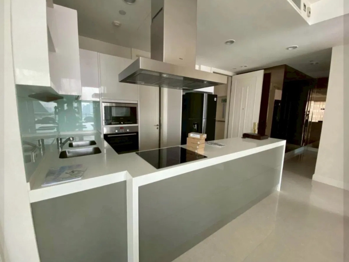 For RentCondoWitthayu, Chidlom, Langsuan, Ploenchit : Q Langsuan 160 sq.m. Please add LINE ID @806qphgn o8415o5483