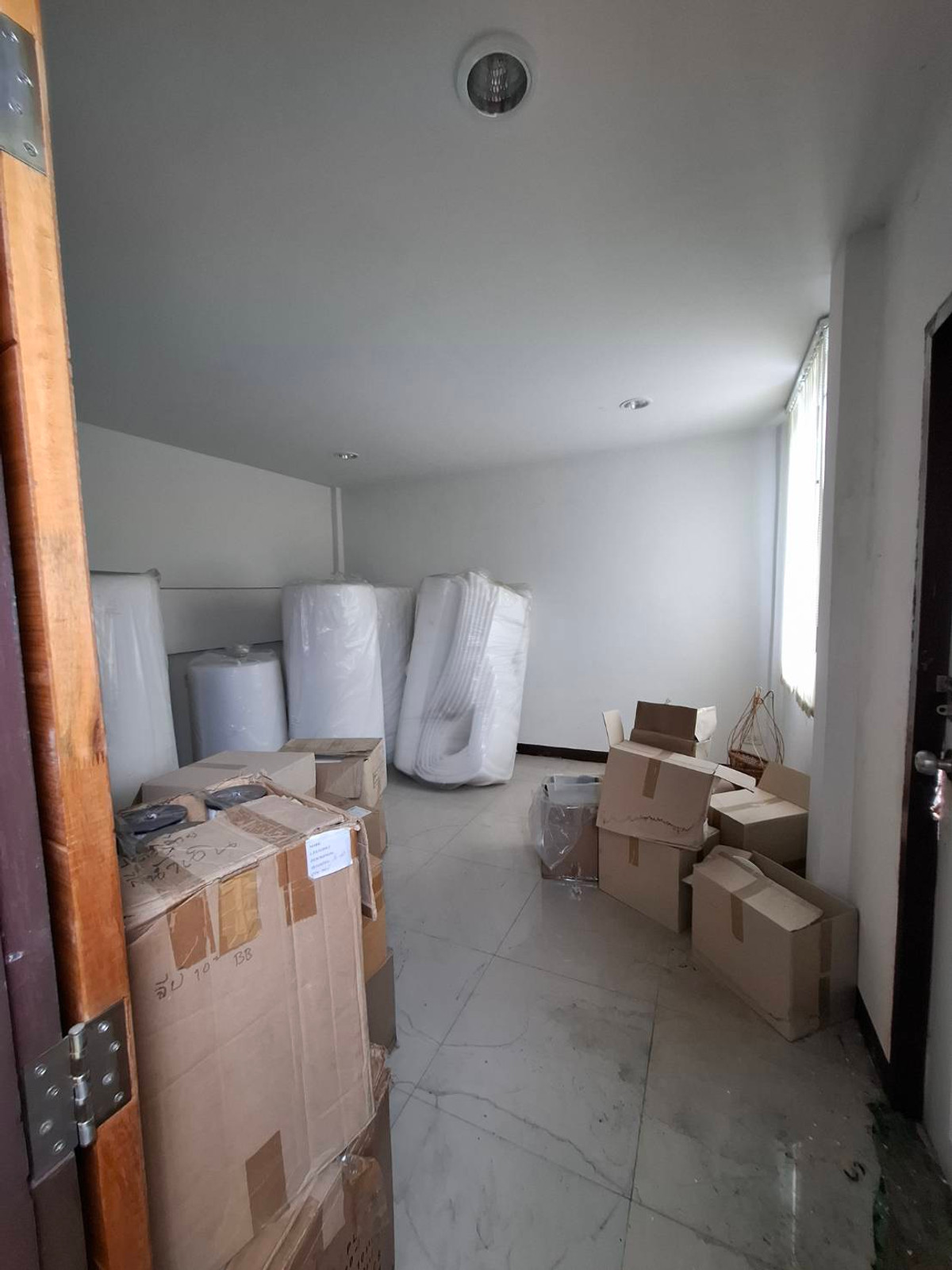 ให้เช่าโฮมออฟฟิศนวมินทร์ รามอินทรา : ให้เช่าโฮมออฟฟิศ 3 ชั้น รามอินทรา 43 | ใกล้ BTS สายสีชมพู | เหมาะทำสำนักงาน-ที่พักอาศัย | แยกเช่าเป็นห้องได้