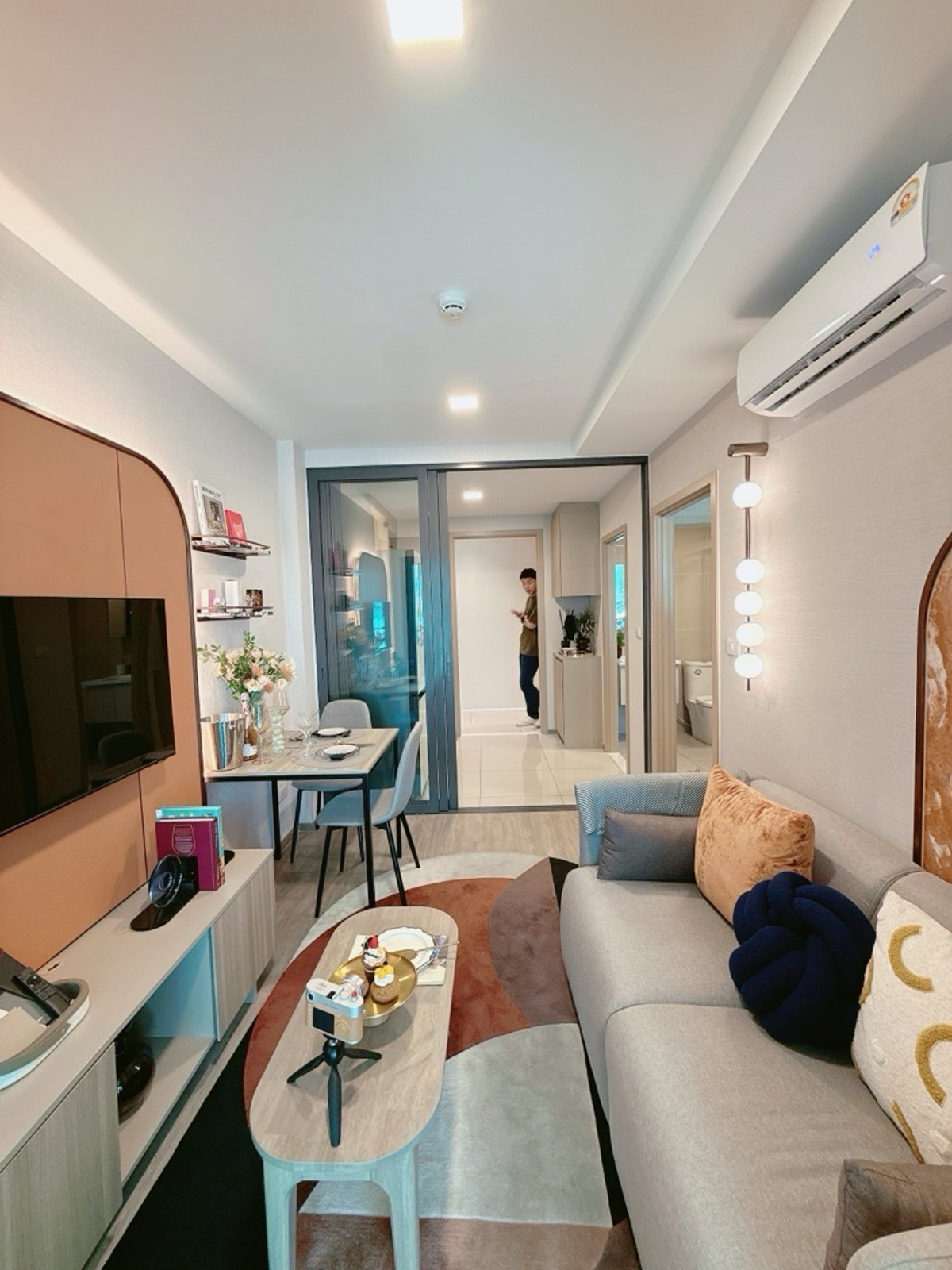 ขายคอนโดรัชดา ห้วยขวาง : 𝐓𝐇𝐄 𝐁𝐀𝐒𝐄 รัชดา 𝟏𝟗 ซื้อตรงโครงการ ห้องใหม่ มือ 𝟏 รอบ 𝐕𝐕𝐈𝐏 ถูกที่สุด ผ่อนสบายๆ 