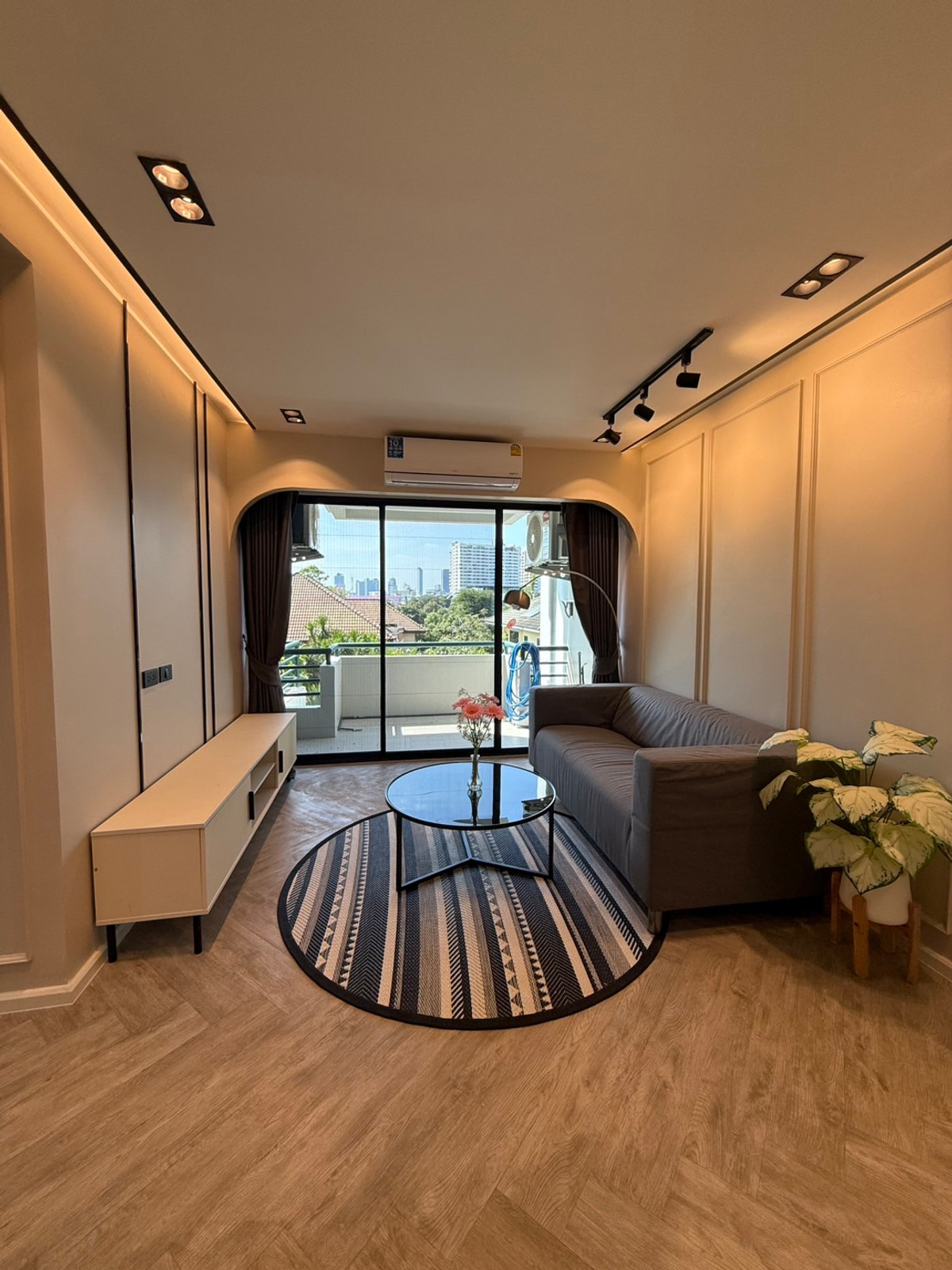 ขายคอนโดอ่อนนุช อุดมสุข : K-6702 ขายด่วน ! ห้องใหญ่ ตกแต่งใหม่ Eastwood อ่อนนุช พร้อมอยู่