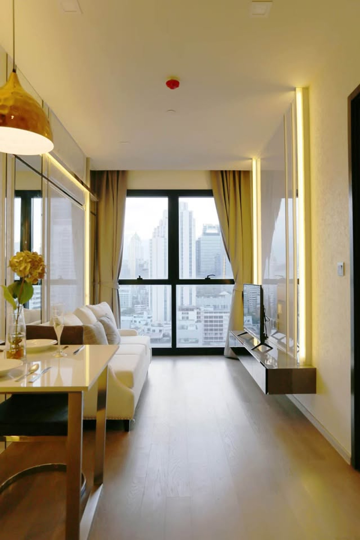 ให้เช่าคอนโดสุขุมวิท อโศก ทองหล่อ : For rent- Ashton Asoke (Luxury Condo) 1 Bedroom Unit 