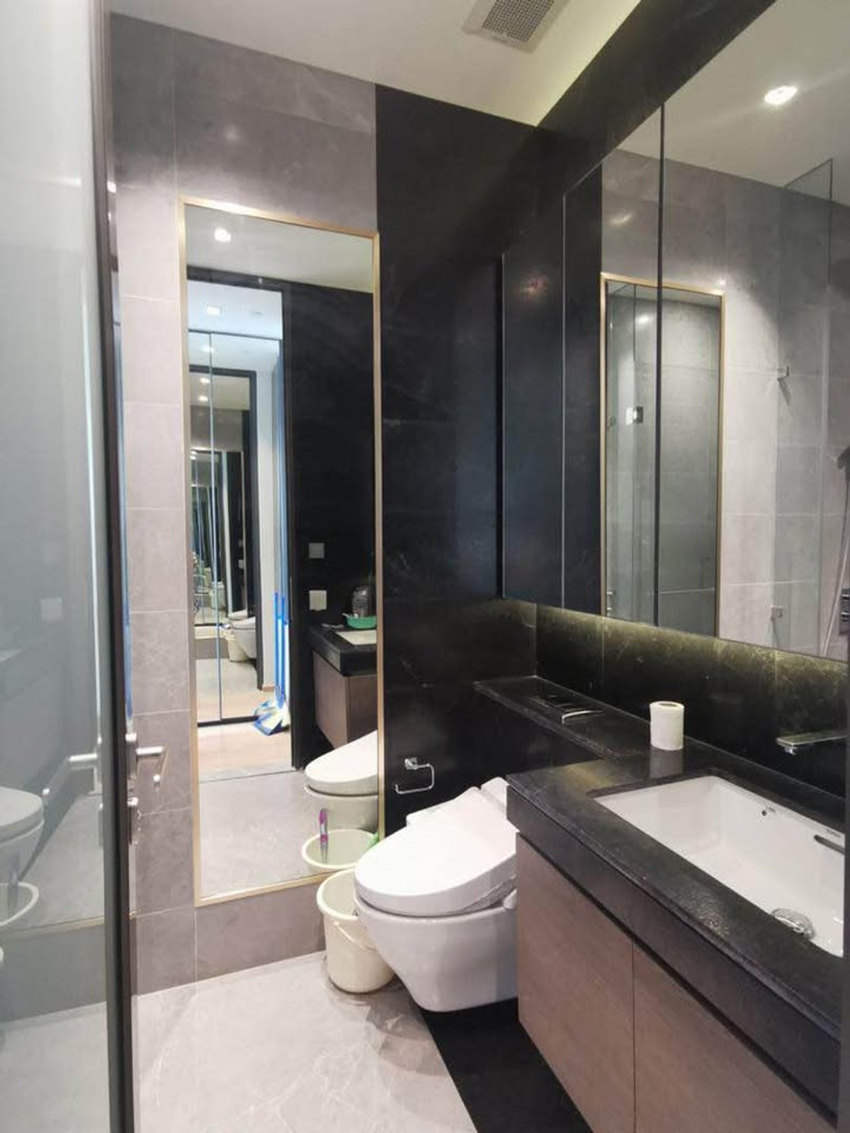 ให้เช่าคอนโดวิทยุ ชิดลม หลังสวน : 28 Chidlom – 1 Bedroom High Floor อาคาร Tower | 50K