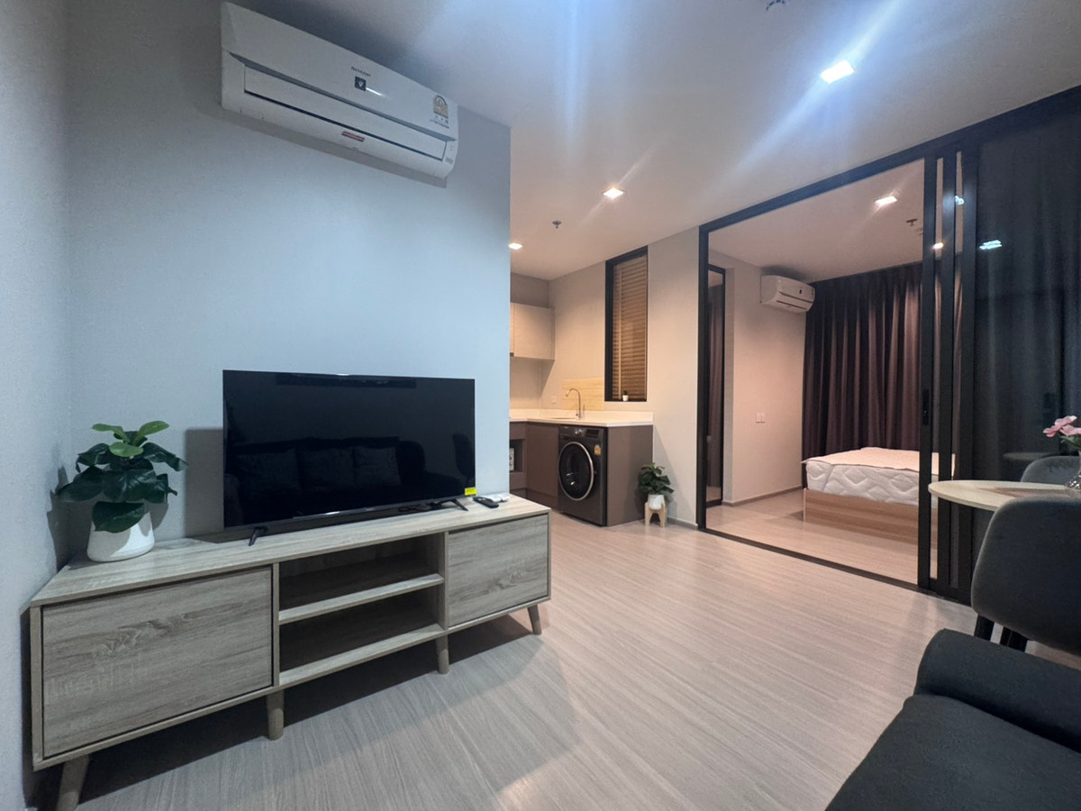 ให้เช่าคอนโดท่าพระ ตลาดพลู วุฒากาศ : Life Sathorn Sierra ห้องว่างพร้อมให้เช่า 1 ห้องนอน 1 walk in closet 1 living room สอบถามได้ครับ