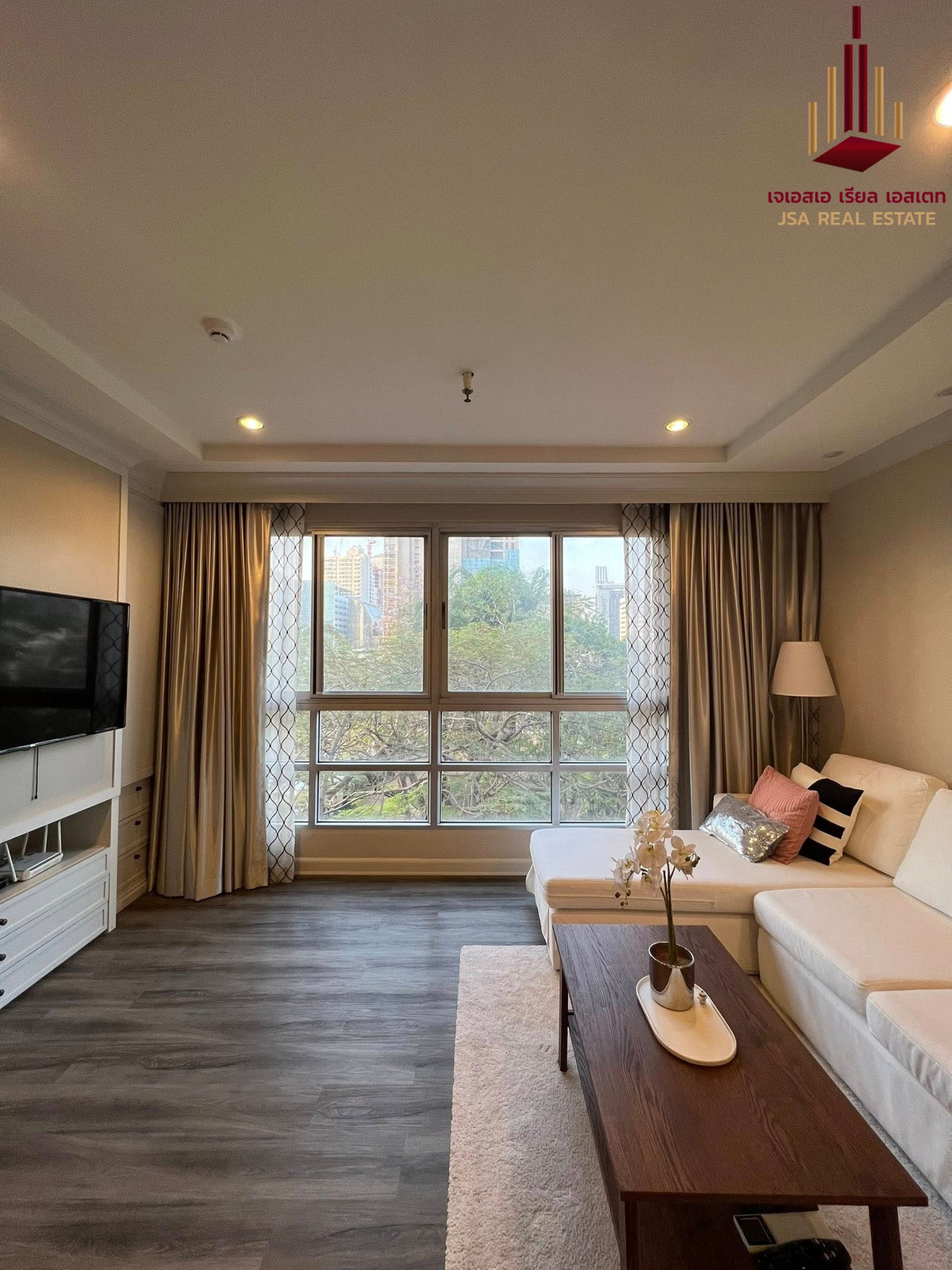 For RentCondoRatchathewi,Phayathai : ✨ For Rent: Pathumwan Resort Condo ✨ 💰 Only 40,000 THB/month