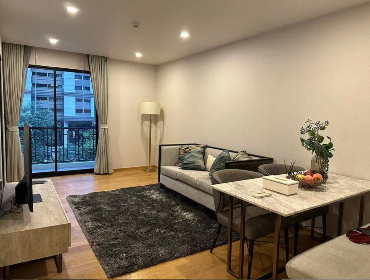 ให้เช่าคอนโดวิทยุ ชิดลม หลังสวน : Na Vara Residence 60 sq.m. Please add LINE ID @806qphgn o8415o5483