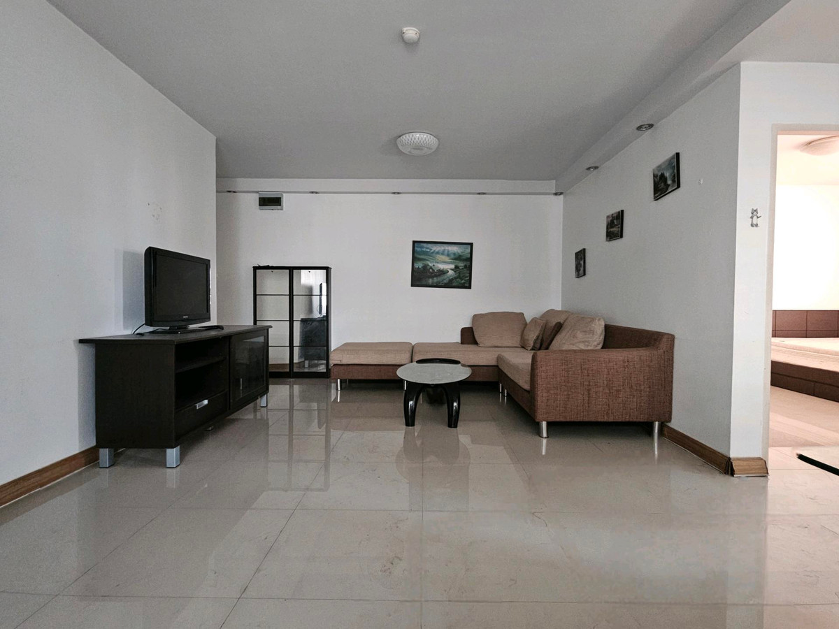 ขายคอนโดรัชดา ห้วยขวาง : FOR SALE ** Supalai City Home 10 2 bed 70 Sq,m @3,150,000 baht call 096-2615656Selling Price : 3,150,000 BahtNear MRT : Huaikwang StationUnit Size : 70 sq.m. 2 bedrooms / 1 bathroomDecoration : Fully furnishedสนใจโทรมาเลยค่ะ Call : 096-2615656