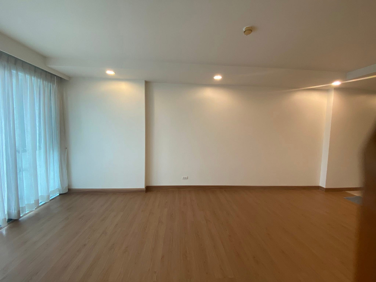 For SaleCondoLadprao, Central Ladprao : 🔥Hot Deal🔥 Abstracts phahonyothin 2 bedrooms, best price, newly renovated 2B1B 58 Sqm 5.7 Mb only, beautiful room exactly as described ⚡️If interested, contact to make an appointment to see Putter 0928895628⚡️