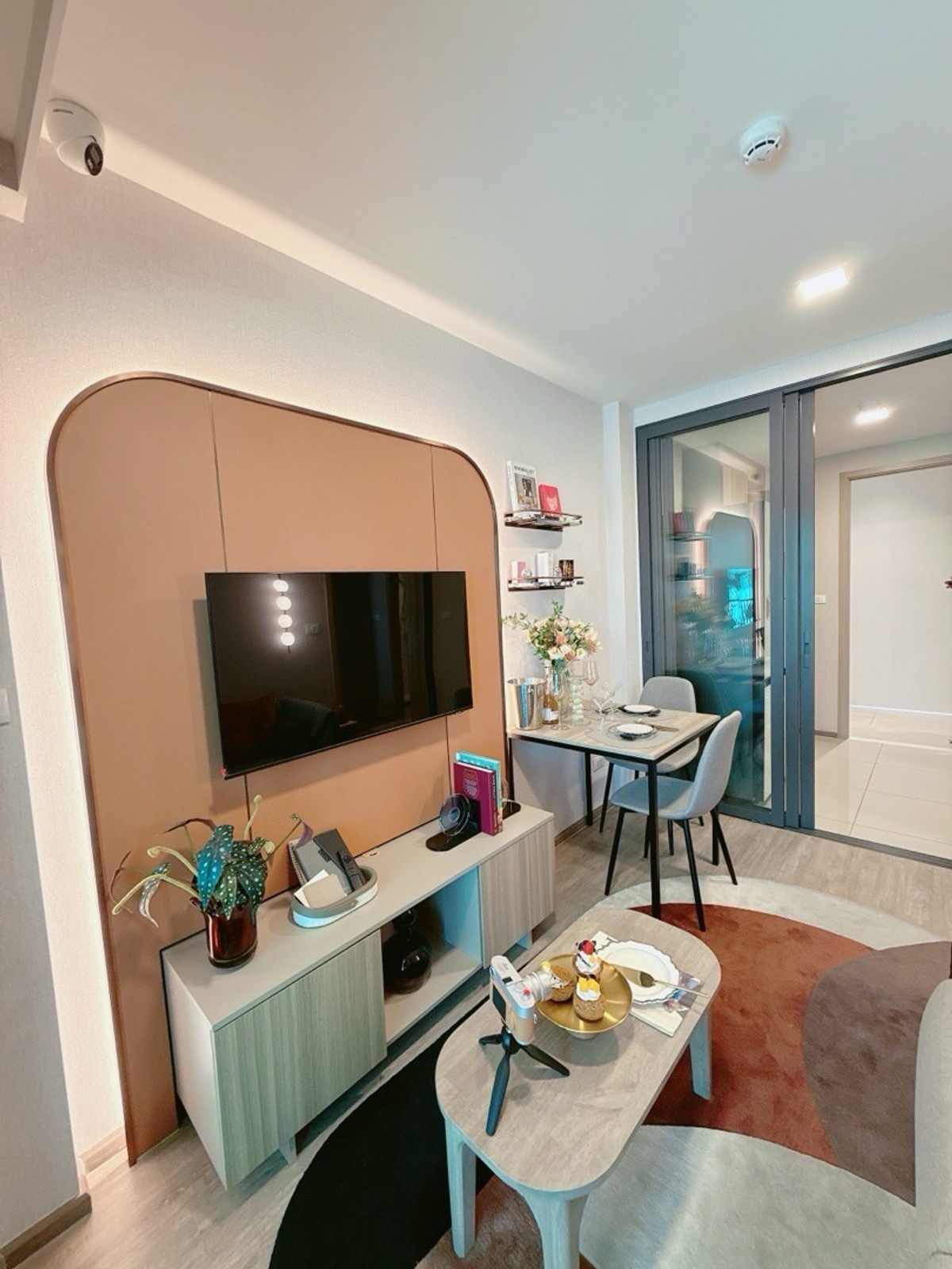 ขายคอนโดรัชดา ห้วยขวาง : 𝐓𝐇𝐄 𝐁𝐀𝐒𝐄 รัชดา 𝟏𝟗 ซื้อตรงโครงการ ห้องใหม่ มือ 𝟏 รอบ 𝐕𝐕𝐈𝐏 ถูกที่สุด ผ่อนสบายๆ 