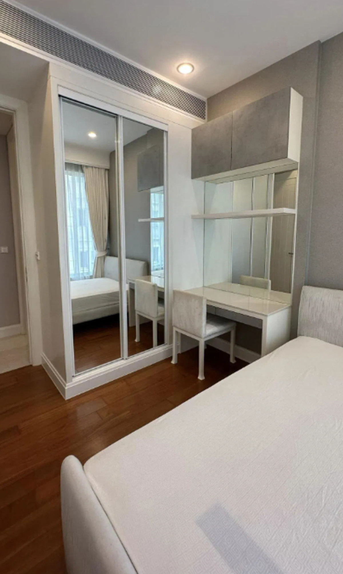 For RentCondoWitthayu, Chidlom, Langsuan, Ploenchit : Q Langsuan 75 sq.m. Please add LINE ID @806qphgn o8415o5483