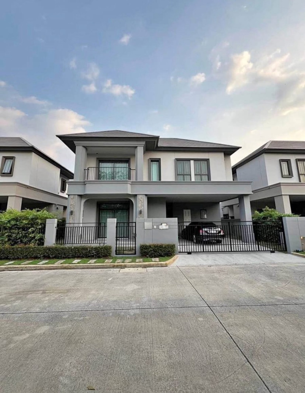 ให้เช่าบ้านปทุมธานี รังสิต ธรรมศาสตร์ : ให้เช่าบ้านเดี่ยวหรู 4นอน บางกอกบูเลอวาร์ด ติวานนท์–รังสิต ใกล้เดอะไนน์ เซ็นเตอร์ ติวานนท์