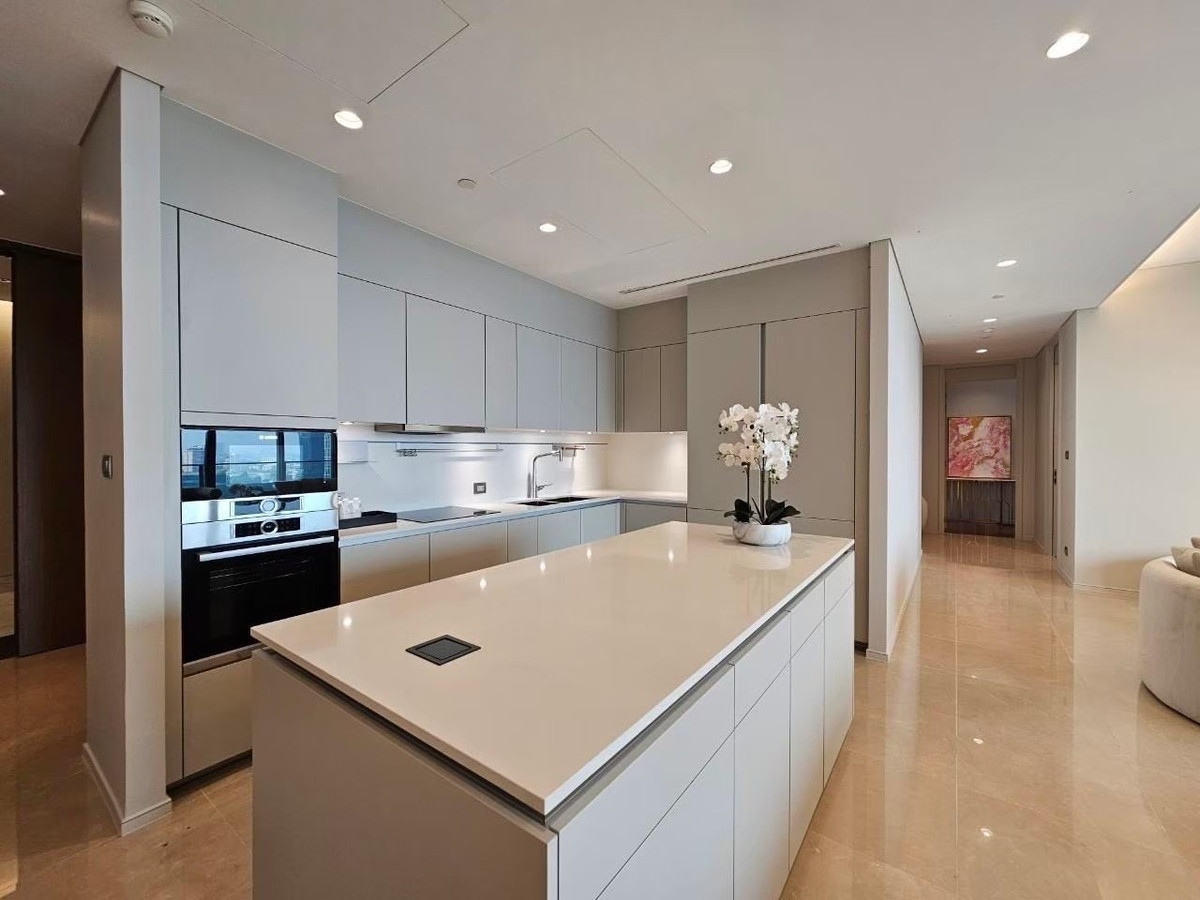 ให้เช่าคอนโดวิทยุ ชิดลม หลังสวน : 5 ห้องนอน ห้องสวยแต่งครบ ที่ The Residences at Sindhorn Kempinski, Contact 062-496-6454