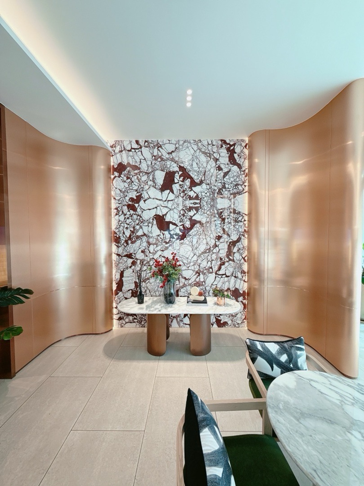 ขายคอนโดรัชดา ห้วยขวาง : 𝐓𝐇𝐄 𝐁𝐀𝐒𝐄 รัชดา 𝟏𝟗 ซื้อตรงโครงการ ห้องใหม่ มือ 𝟏 รอบ 𝐕𝐕𝐈𝐏 ถูกที่สุด ผ่อนสบายๆ 