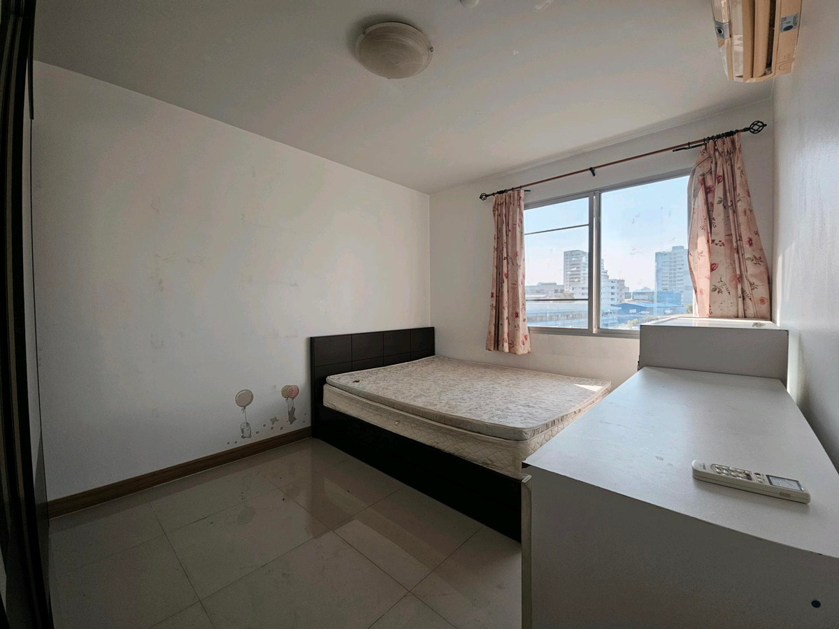 ขายคอนโดรัชดา ห้วยขวาง : FOR SALE ** Supalai City Home 10 2 bed 70 Sq,m @3,150,000 baht call 096-2615656Selling Price : 3,150,000 BahtNear MRT : Huaikwang StationUnit Size : 70 sq.m. 2 bedrooms / 1 bathroomDecoration : Fully furnishedสนใจโทรมาเลยค่ะ Call : 096-2615656