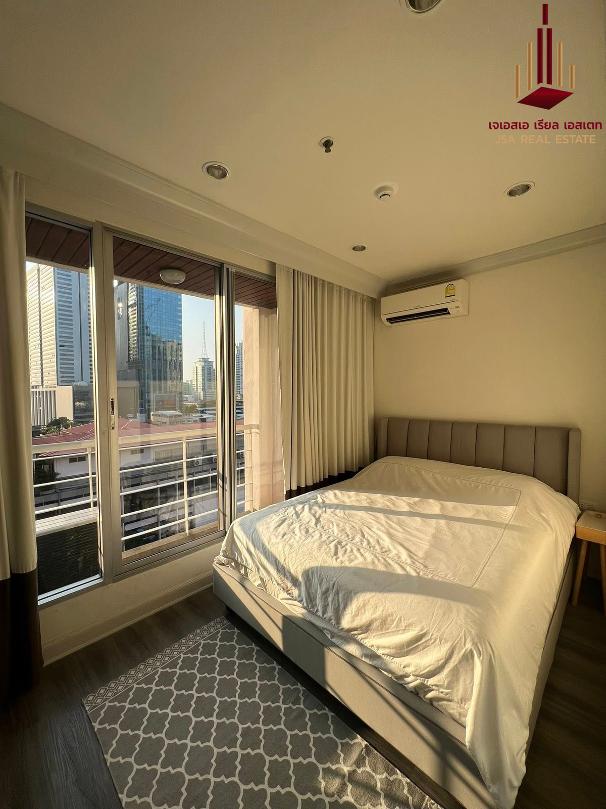 For RentCondoRatchathewi,Phayathai : ✨ For Rent: Pathumwan Resort Condo ✨ 💰 Only 40,000 THB/month