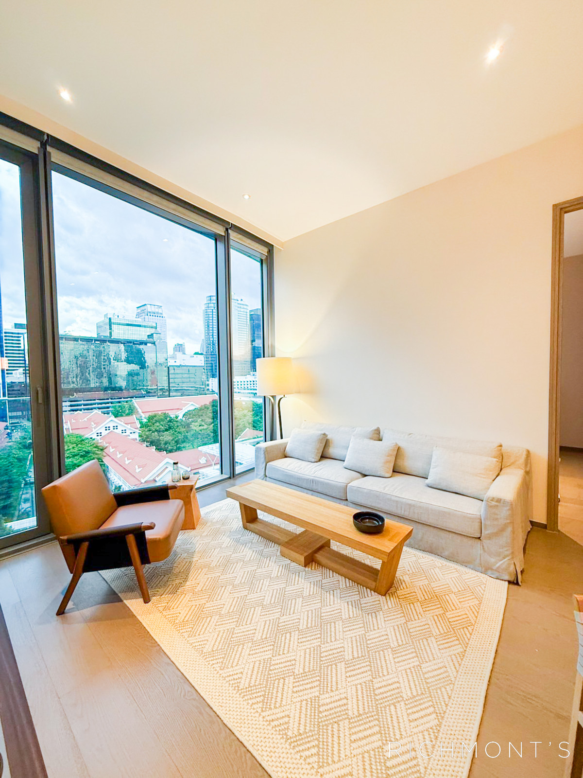 ขายคอนโดวิทยุ ชิดลม หลังสวน : 1 Bedroom SCOPE Langsuan ,Contact 062-496-6454