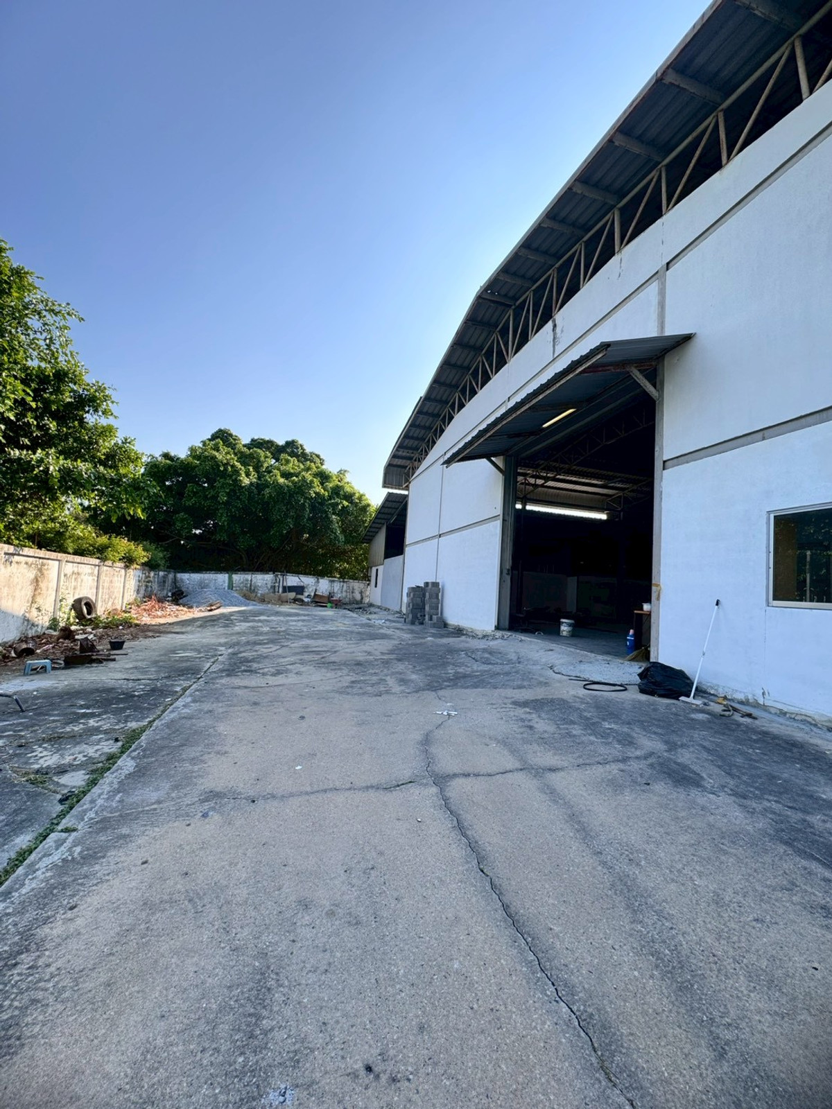 โกดังสมุทรปราการ สำโรง : ขาย/ให้เช่าโกดังพร้อมสำนักงานและห้องพักคนงาน ซอยรัตนโชค 12/1 บางปลา 2 สมุทรปราการ (N.1967)