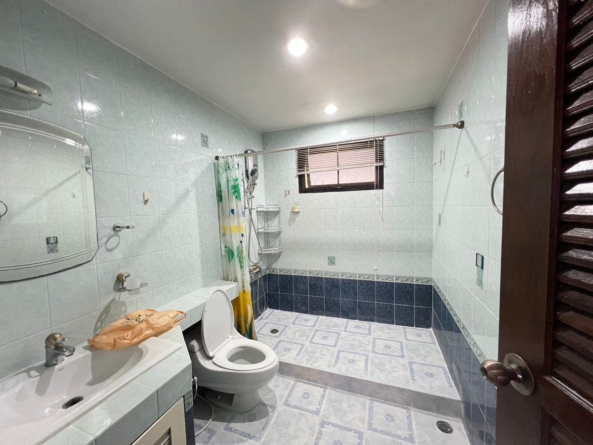 ขายบ้านลาดพร้าว เซ็นทรัลลาดพร้าว : ขายบ้านเดี่ยวหรู 3 ชั้น ใจกลางเมืองลาดพร้าว สไตล์ Classic European / Classic Luxury โถงสูง Double Volume สง่างามเหนือระดับ